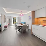 Novaya 4*